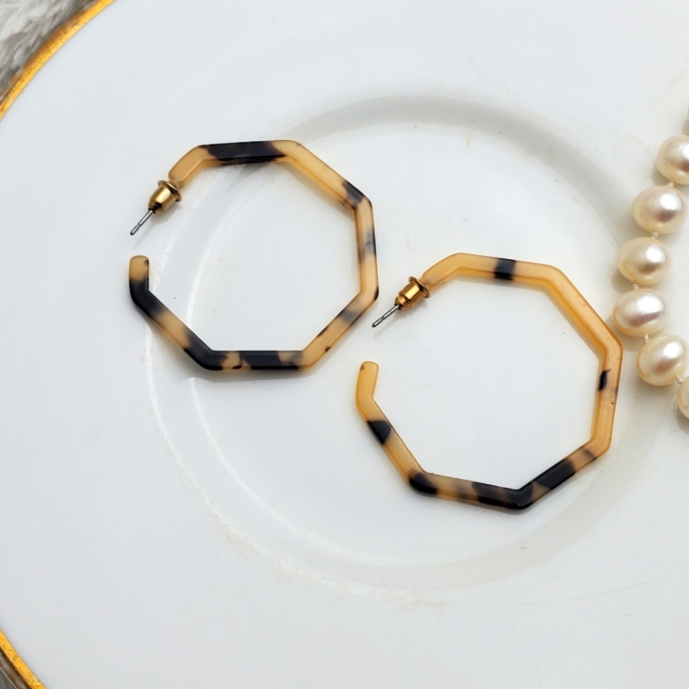 ๐ซ5/$25 leopard medium hoops - Picture 2 of 2